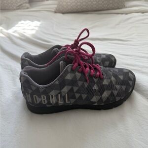NOBULL Gray Sneakers with Pink Laces